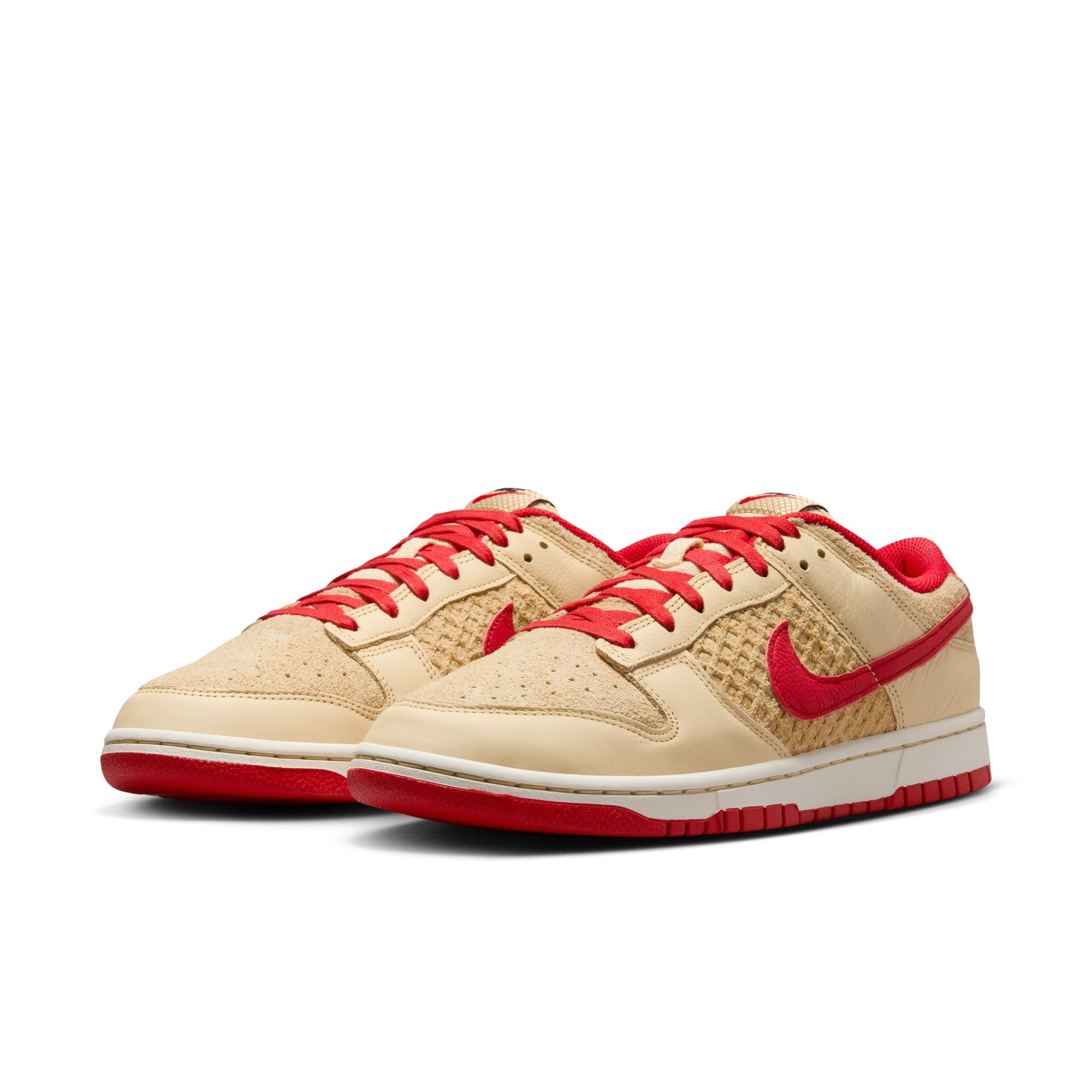 Nike Dunk Low Retro SE 'Strawberry Waffle'