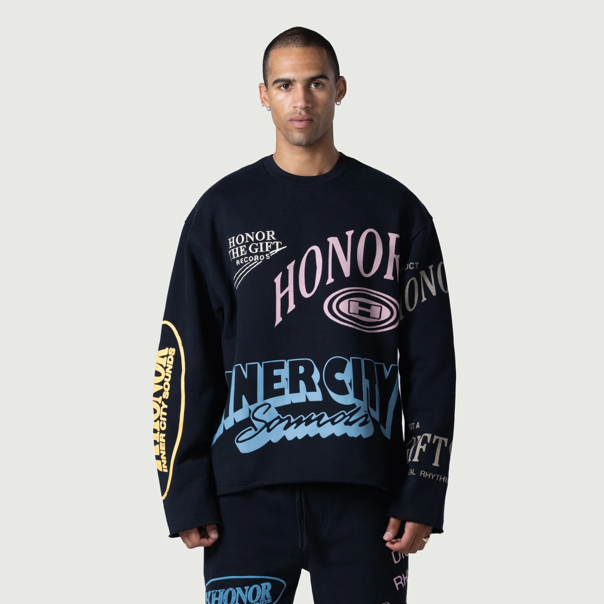 Honor The Gift Studio Crewneck 'Black'